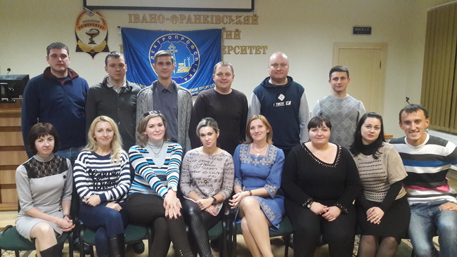 2016_11_molodizhna_rada1.jpg